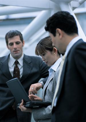 人気のボッテガのサングラスを購入する